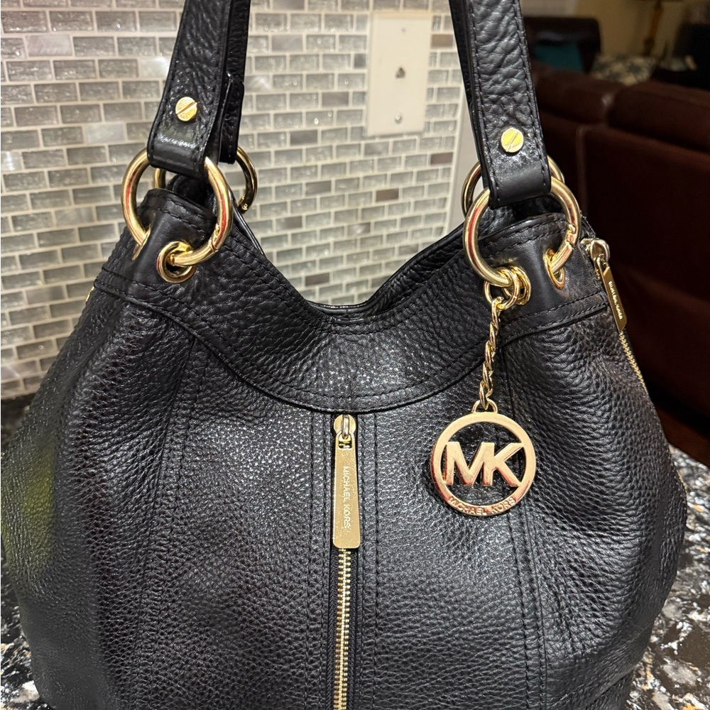 MICHAEL KORS Moxley Luggage Shoulder Bag
